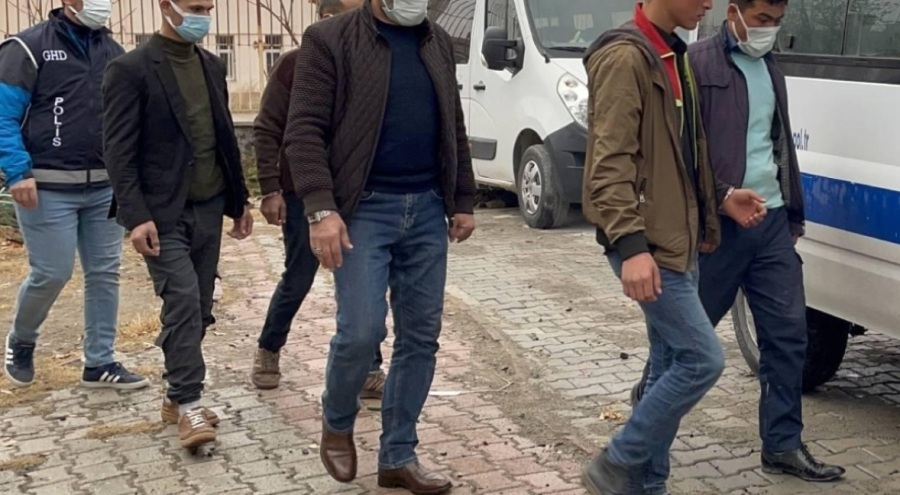 32 düzensiz göçmen yakalandı