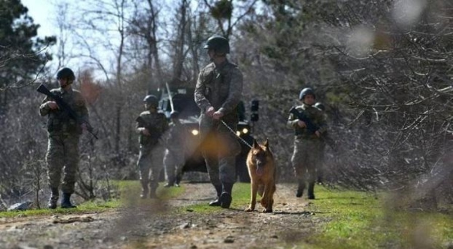 Sınırda 3'ü FETÖ'cü, 2'si PKK'lı 46 kişi yakalandı