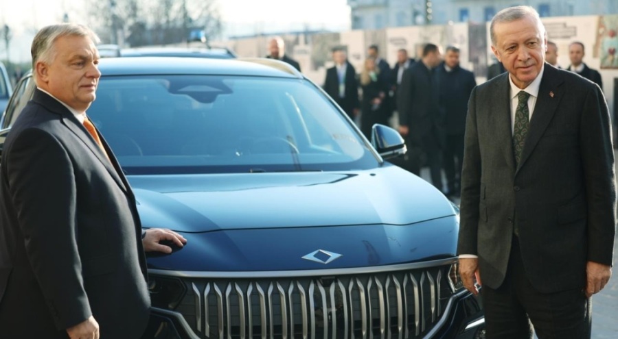 Cumhurbaşkanı Erdoğan'dan Orban'a Togg hediyesi