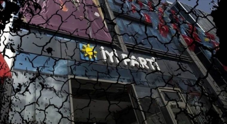 İYİ Parti'de yaprak dökümü devam ediyor: Alaşehir teşkilatında 21 istifa