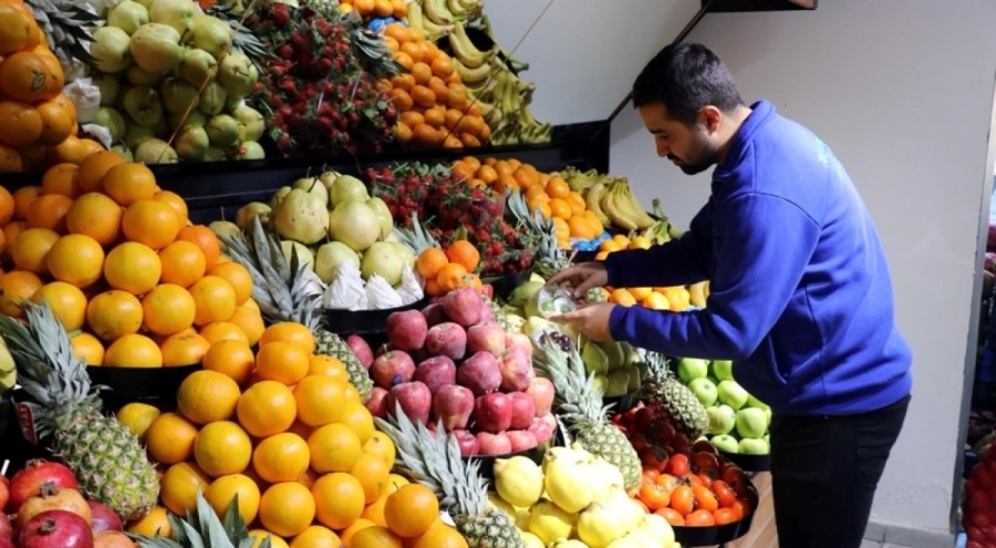 Yaz meyvesi kışın el yakıyor