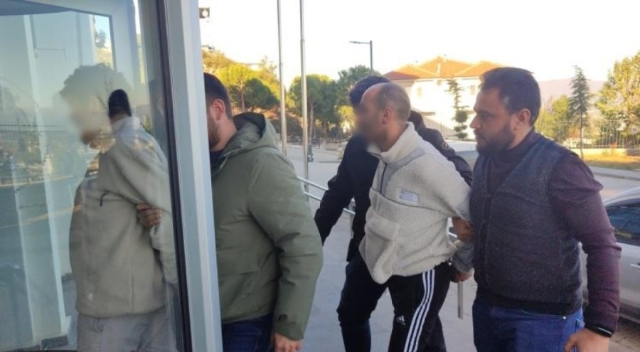 Bursa'da uyuşturucu operasyonu: 4 kişiye gözaltı!