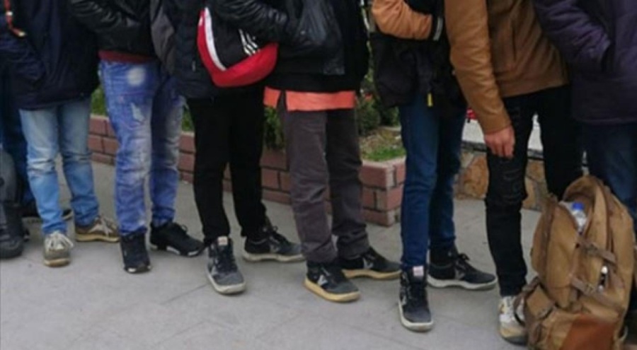 13 düzensiz göçmen yakalandı