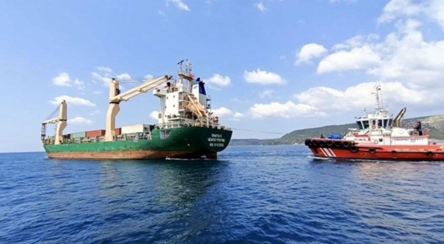 Sarıyer açıklarında gemi arızalandı