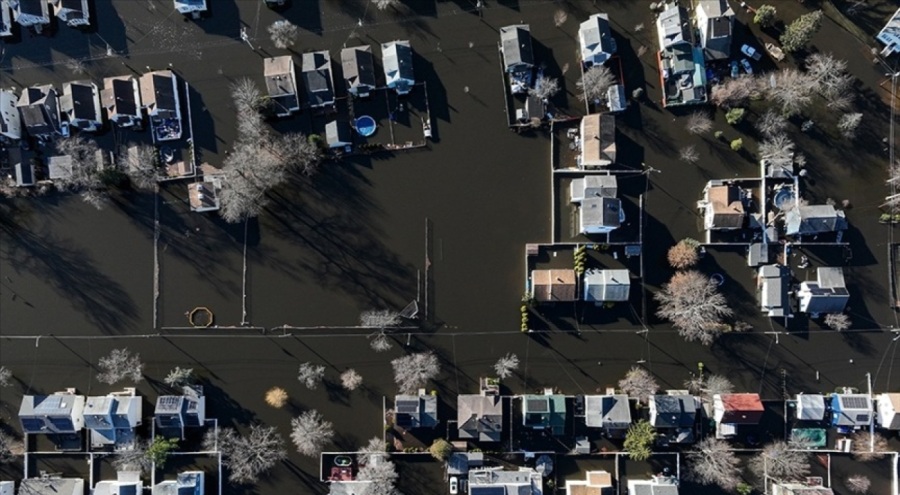 New Jersey'de sellerde mahsur kalanları kurtarma çalışmaları sürüyor