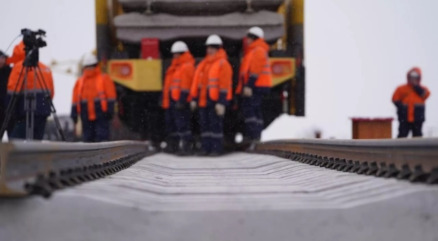 Kazakistan, Çin'e yeni demir yolu inşa etmeye başladı