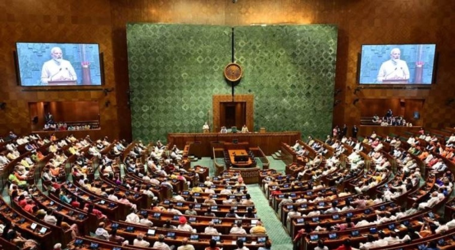 Meclis oturumlarından men edilmişlerdi: Protesto yaptılar