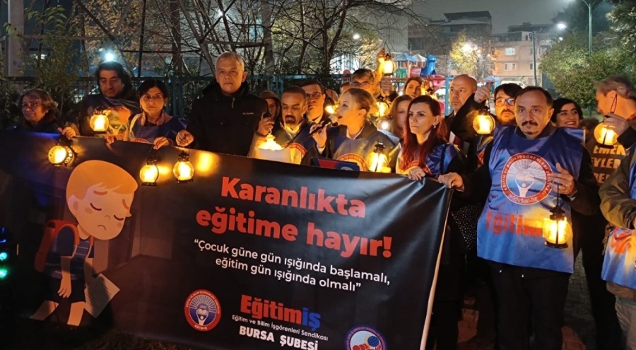 Eğitim İş'ten karanlık eylemi: Eğitim gün ışığında olmalı!