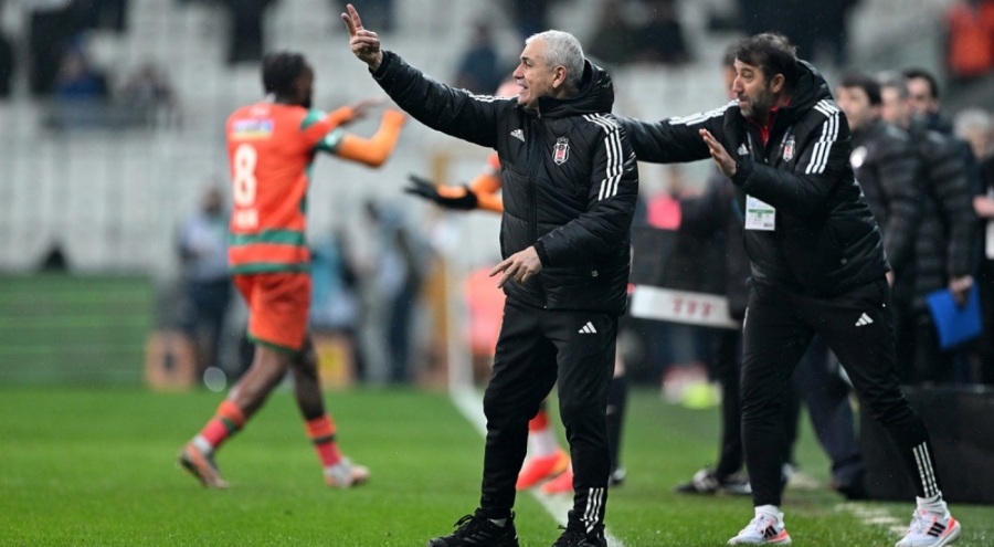 Rıza Çalımbay'dan Mert Günok'a şaşırtan tepki: Sen nasıl kalecisin?