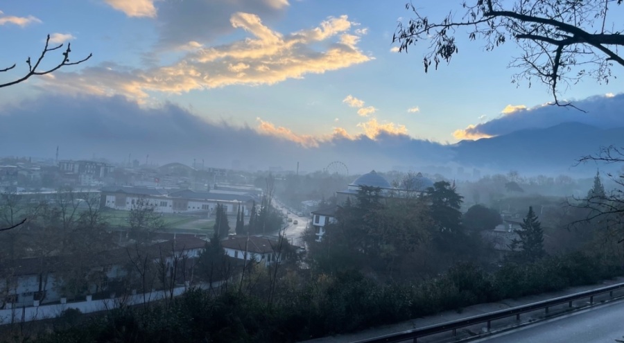 Bursa'da  sis ve puslu  hava etkili oldu