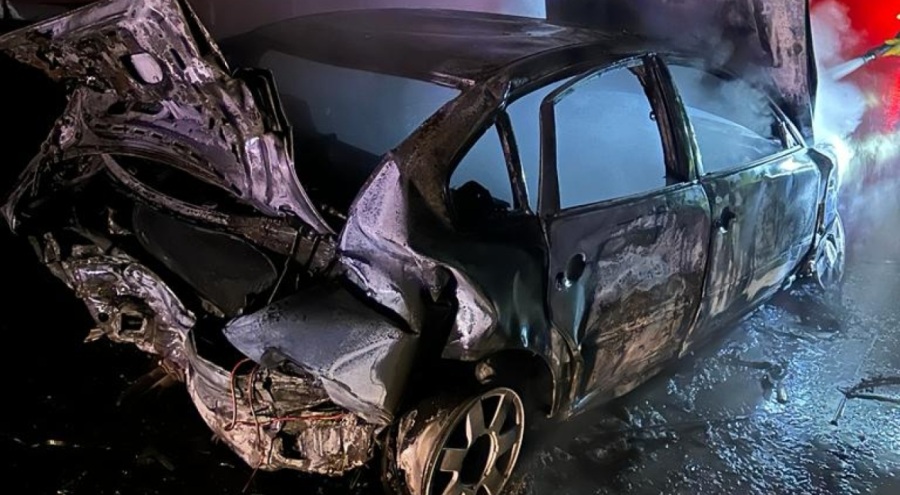 Bursa'da kaza sonucu araç alev topuna döndü! Çok sayıda yaralı