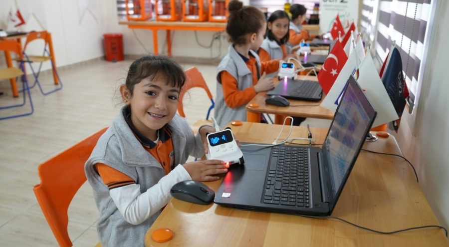 Bursa Gürsu'da  çocukların yarısı robotik kodlama ve yazılım öğrendi