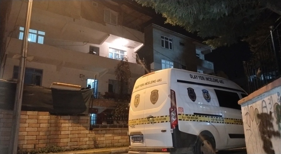 Tartıştığı arkadaşını kafasından vurdu