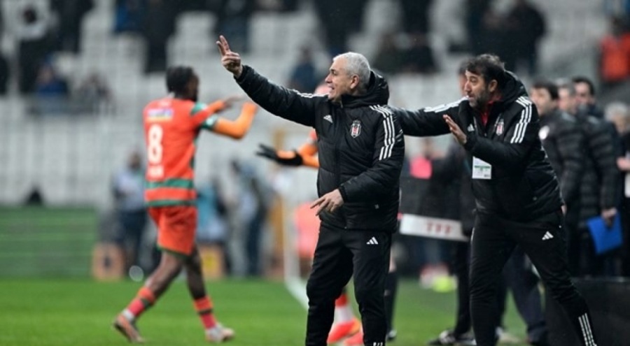 Beşiktaş'tan ayrıldığı açıklanan Rıza Çalımbay: "Maç oynanırken avukatıma fesih kağıdı yolladılar"