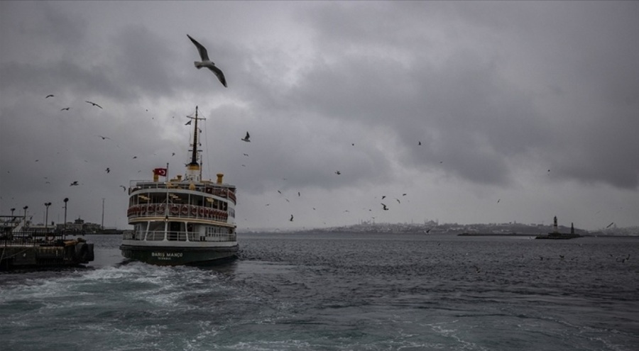 İstanbul'da bazı vapur seferlerine hava muhalefeti engeli