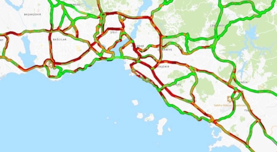İstanbul'da trafik kilitlendi