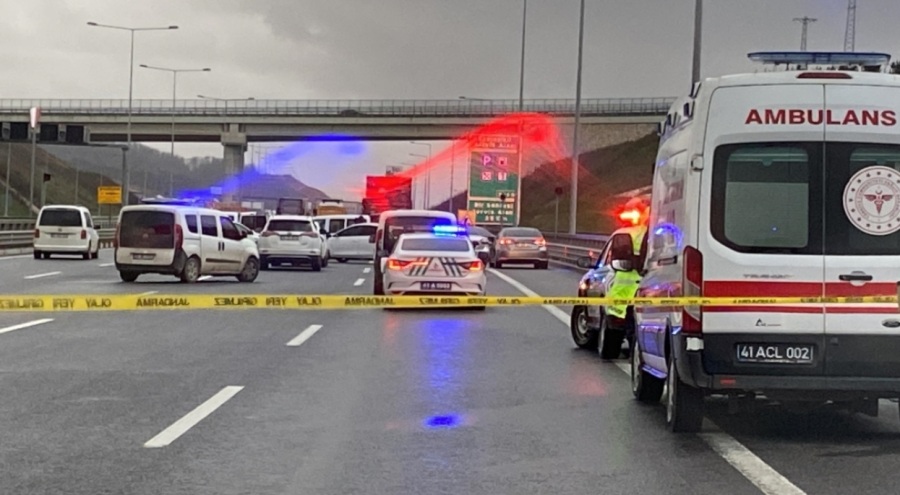 Kuzey Marmara Otoyolunda dehşet anları! TIR şoförünü rehin alıp...