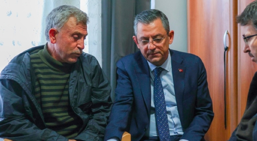 Özgür Özel'den şehit ailesine taziye ziyareti