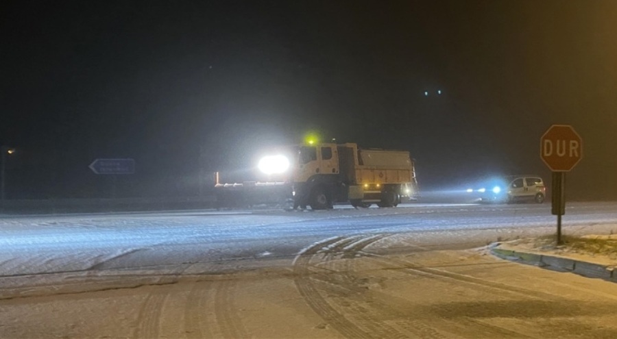 Bolu Dağı'nda kar yağışı etkili oluyor