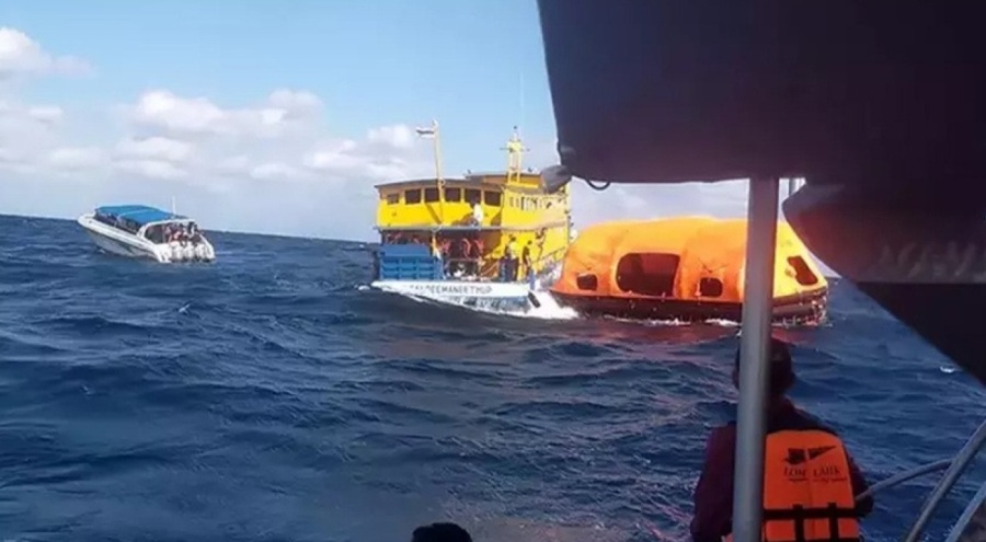 Tayland'da feribot battı!