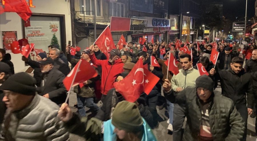 Bursalılar şehitler için yürüdü