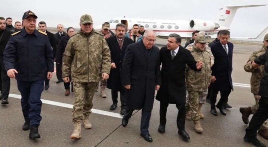 Milli Savunma Bakanı, TSK komuta kademesi ile Irak sınırında