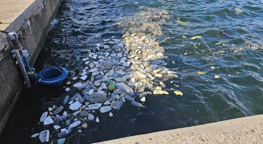 Bandırma'da lodos etkili oldu