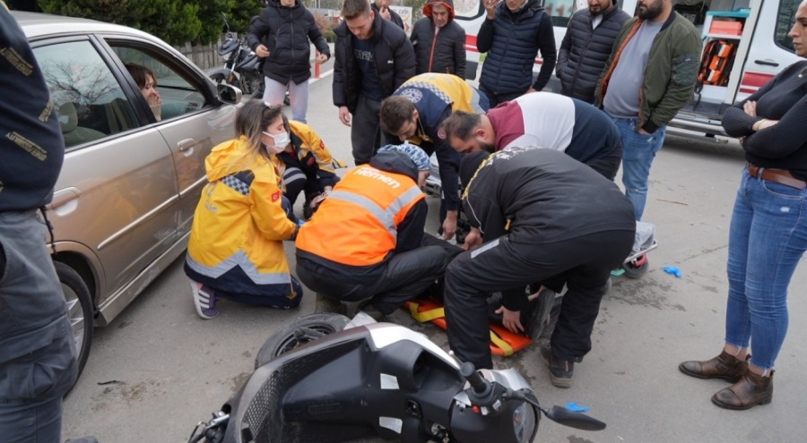 Motosiklet ile otomobil çarpıştı: 1 yaralı