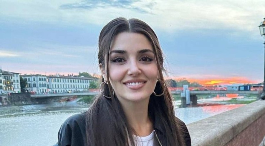 Hande Erçel'in noel paylaşımları tartışma yarattı