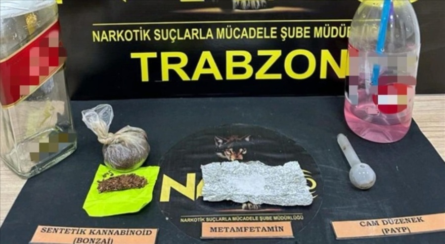 Sosyal medyada uyuşturucu maddeyle görüntü paylaşan 2 zanlı kıskıvrak yakalandı