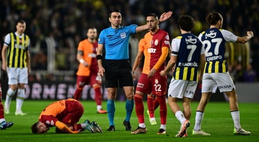 Hakem Arda Kardeşler'in derbi karnesi