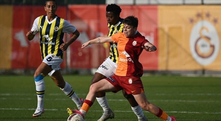 Fenerbahçe-Galatasaray rekabeti kadınlar futbolunda da yaşanıyor