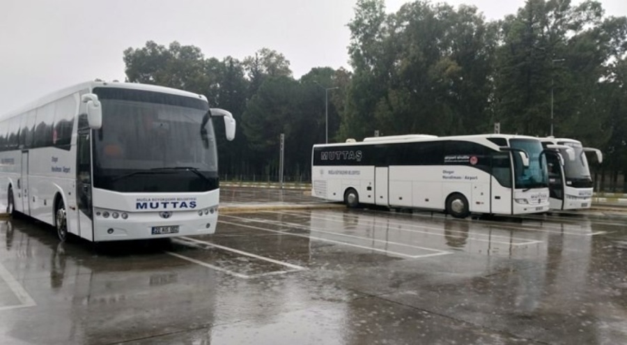 Otobüs şoförü, seyir halindeyken mesajlaştı! Görevinden uzaklaştırıldı