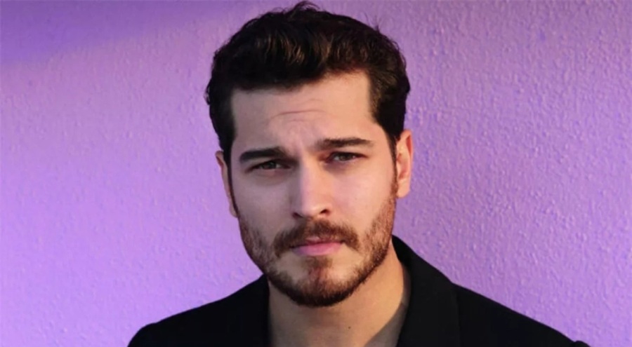 Çağatay Ulusoy, Duygu Sarışın'ı takibe aldı