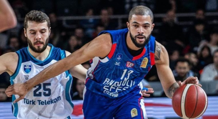 Anadolu Efes deplasmanda kazandı!