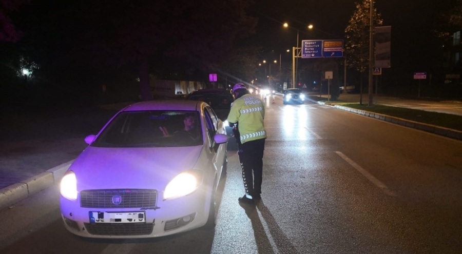 Balıkesir'de 303 araç sürücüsüne 810 bin lira ceza