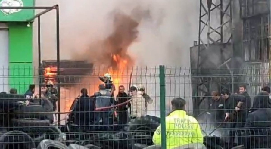 Lastik deposunda yangın!