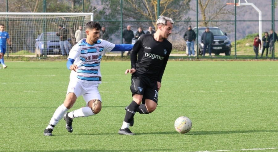 Yalovaspor 7. hafta sonunda liderliğini korudu