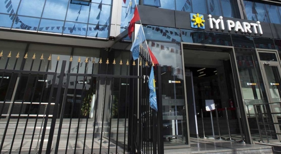 Meral Akşener, Divan üyeleriyle buluştu