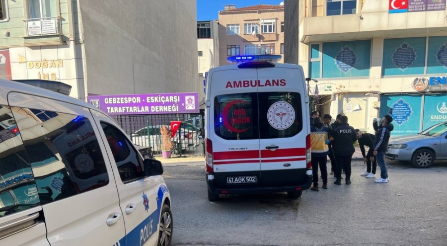 Bıçaklı kavgada 1 kişi yaralandı