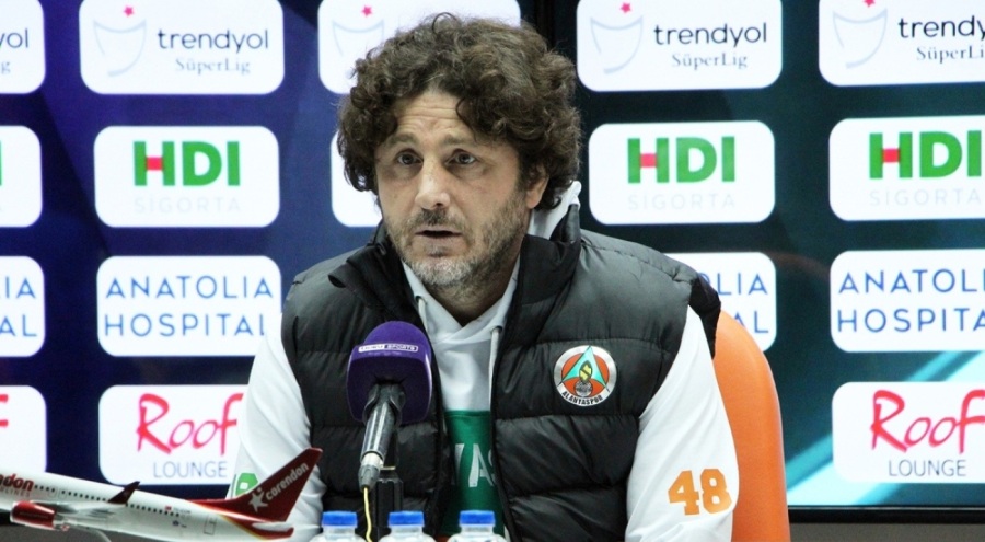 Alanyaspor Teknik Direktörü: Hak ettiğimiz 3 puanı kaybetme riskimiz vardı
