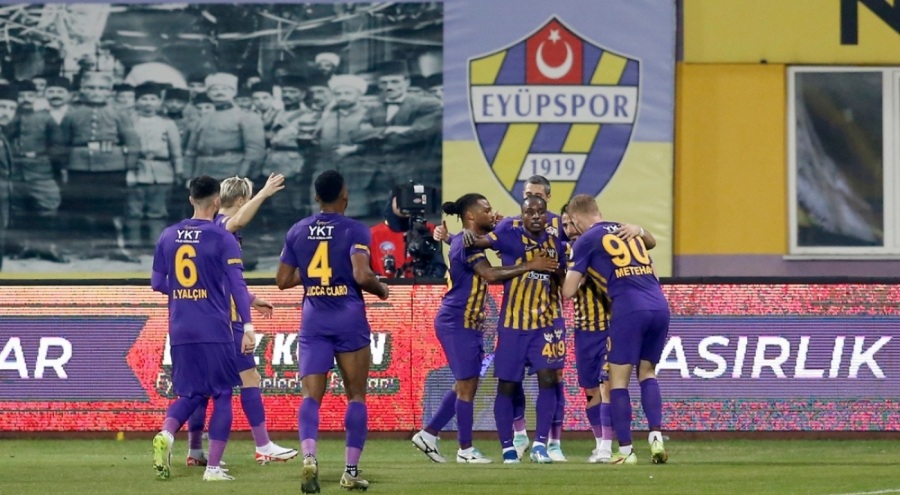 Eyüpspor, Erzurumspor'u 3 golle yendi