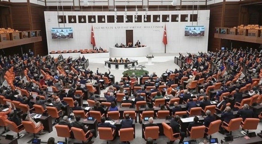 Meclis'te yılın son mesaisi: Çalışan emekliye 5 bin TL ikramiye yasalaşacak