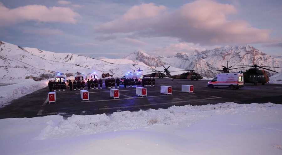 Kahraman şehitlerimizden geriye bu fotoğraf kaldı! Dördü aynı sofrada