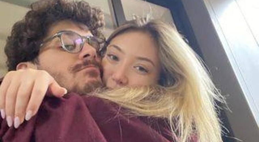 Yasmin Erbil ve sevgilisi Yiğit Poyraz havuzda aşka geldi!