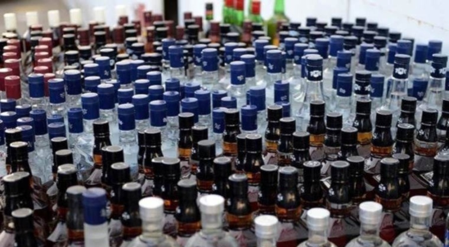 Hatay'da litrelerce sahte içki ele geçirildi