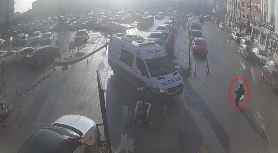 Ambulansın çarptığı yaşlı kadının acı sonu!