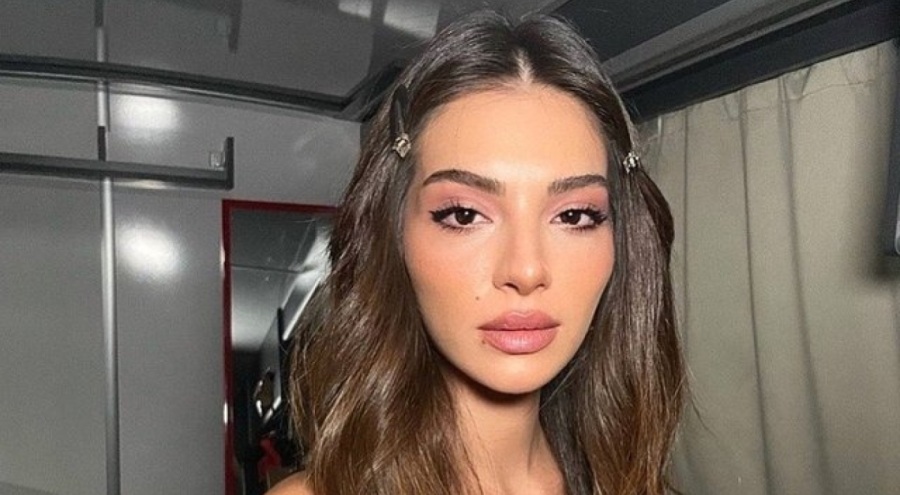 Melisa Aslı Pamuk başını örtüp poz verdi!