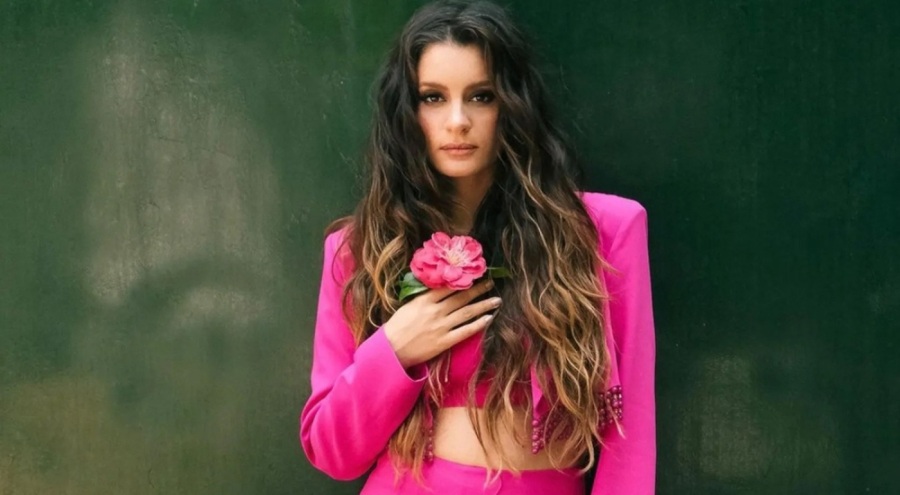 Atiye, minik kızının yüzünü ilk kez paylaştı!