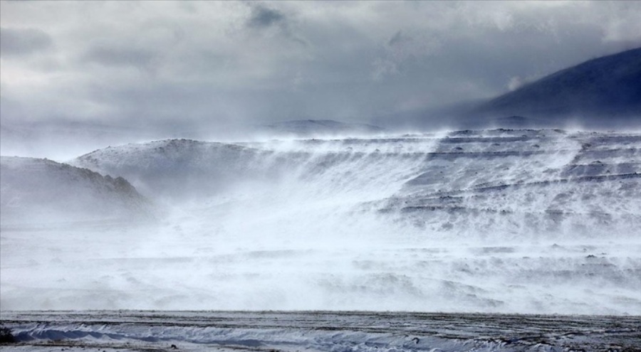 Aras Dağları'nda 'kar şelalesi' oluştu!